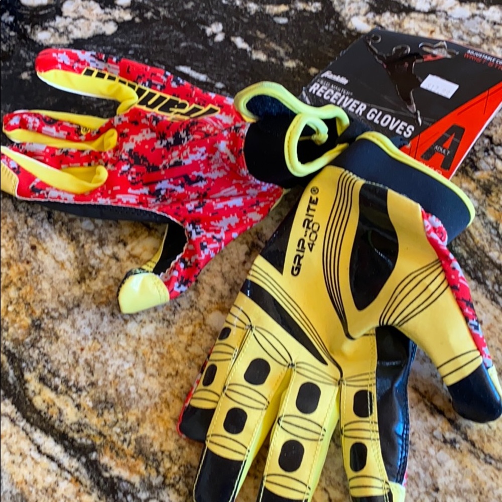 Football gloves size sm/md